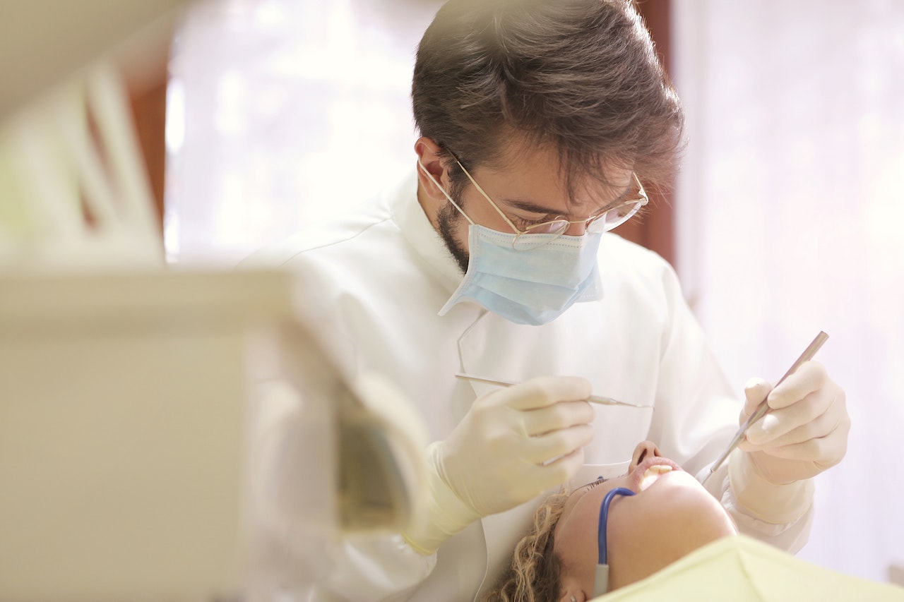 Как часто стоит посещать зубного врача?