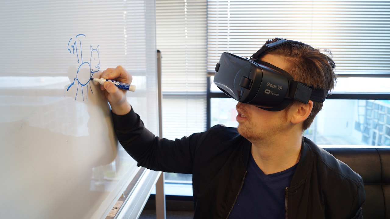 Какое оборудование применяется для виртуальной реальности?