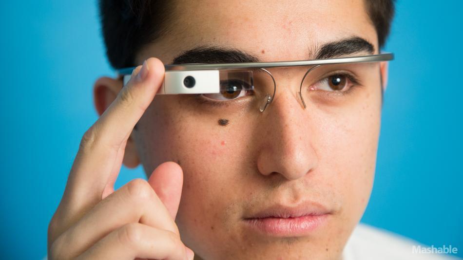 В скором времени может появиться очередной конкурент у Google Glass